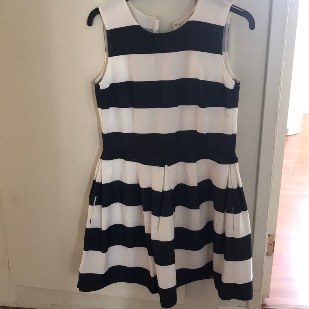 Gap white and navy blue striped dress
